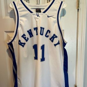 University of Kentucky Wildcats Nike Jersey from 97-98. Number 11 Size Large